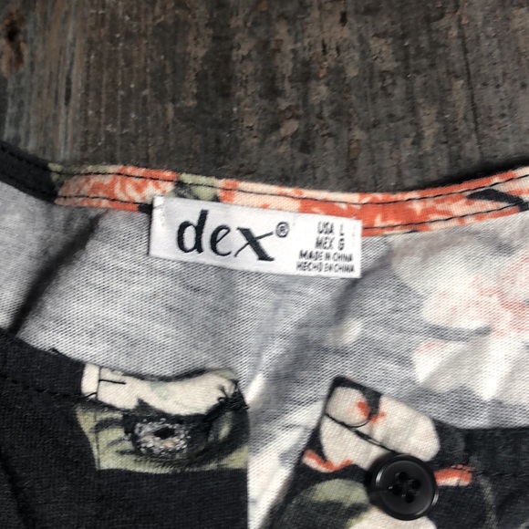 NWOT Dex short floral romper with long sleeves - Picture 4 of 8